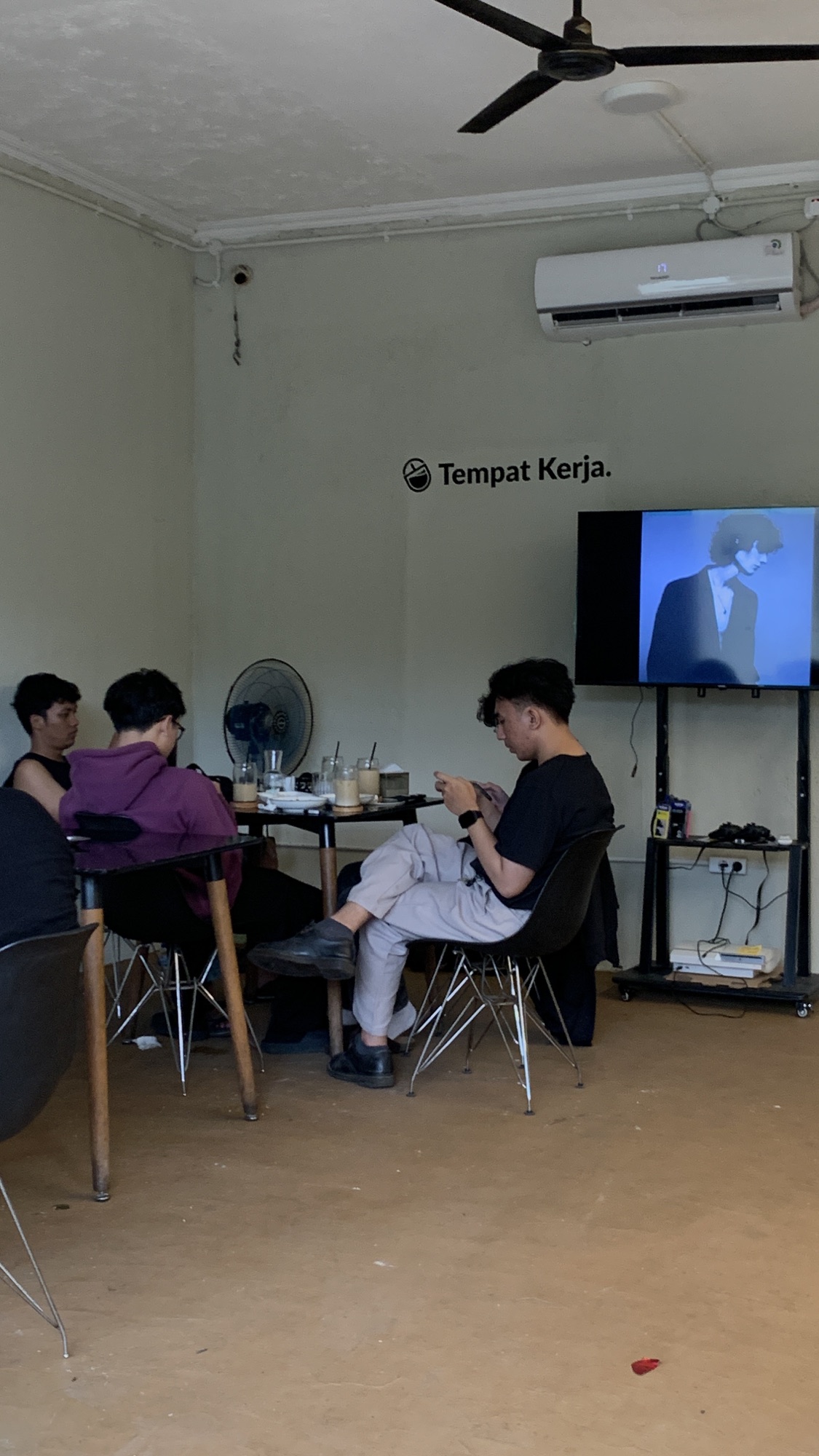 Tempat Meeting di Tangerang Tanpa Perlu Sewa Ruang